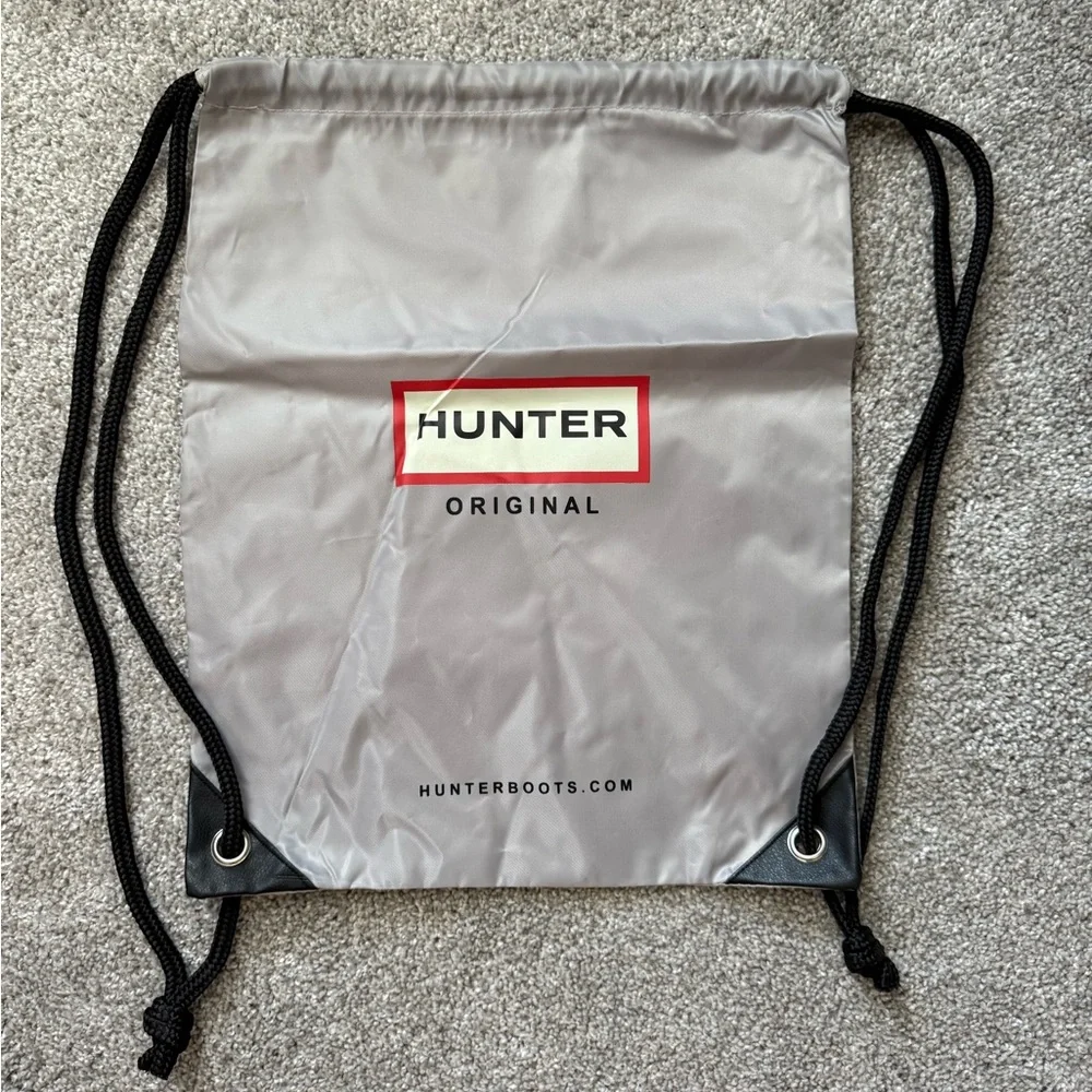 Hunter Silver Drawstring Backpack - Picture 1 of 3